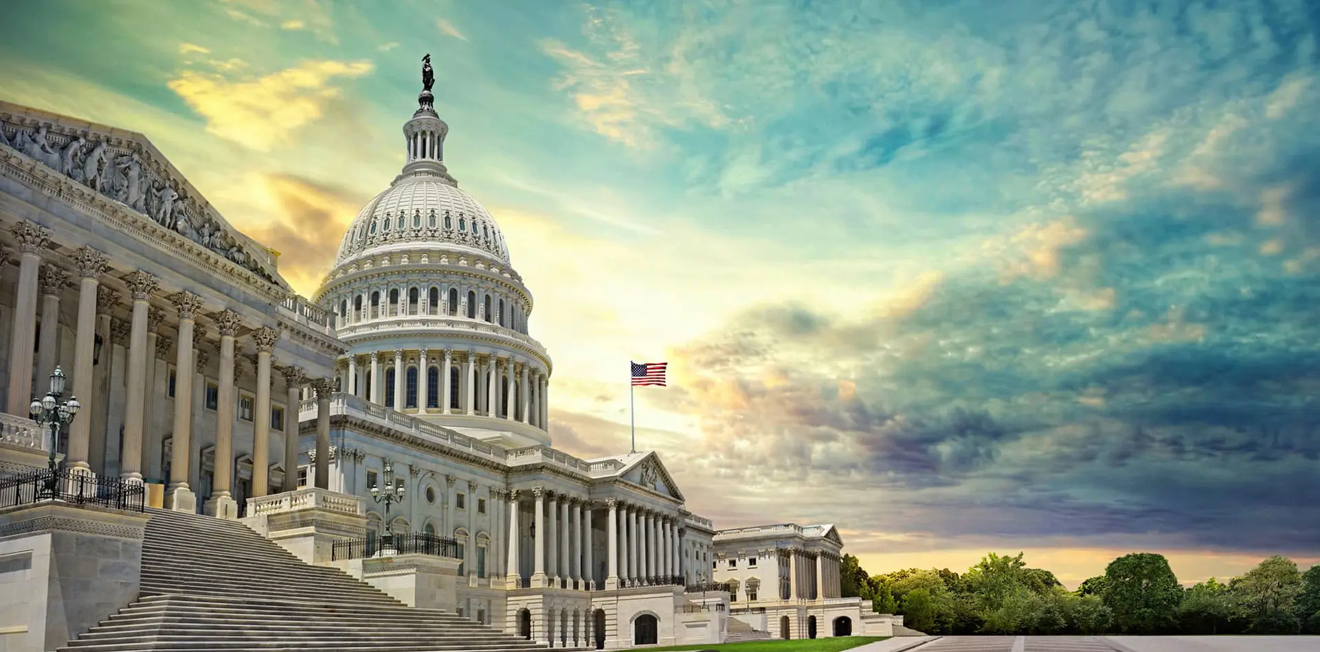 High Contrast image of the U.S. Whitehouse with clouds